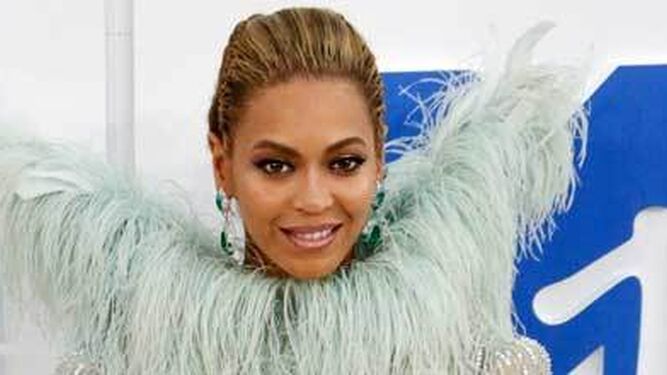 Beyoncé la reina de la noche en los premios MTV
