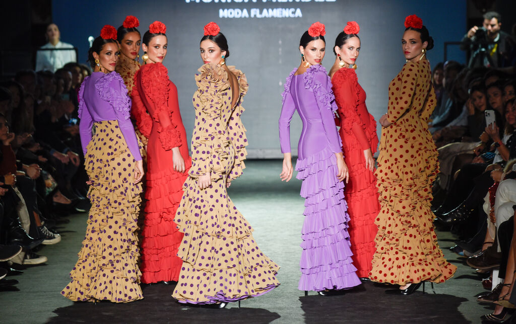 El desfile de M&oacute;nica M&eacute;ndez en We Love Flamenco 2024, todas las fotos